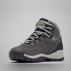 Columbia Women’s Newton Ridge™ Plus Waterproof Hiking Boot Size 8.5 NIB